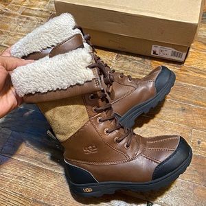 Kids UGG butte Toggle high